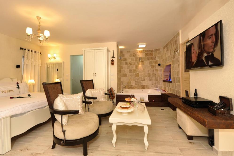 Nichochot Provence Villa Had Nes Rom bilde